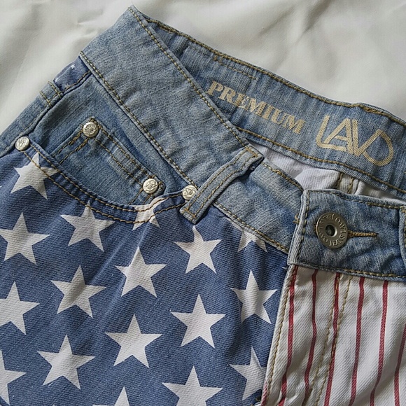 Shorts - Picture 3 of 7